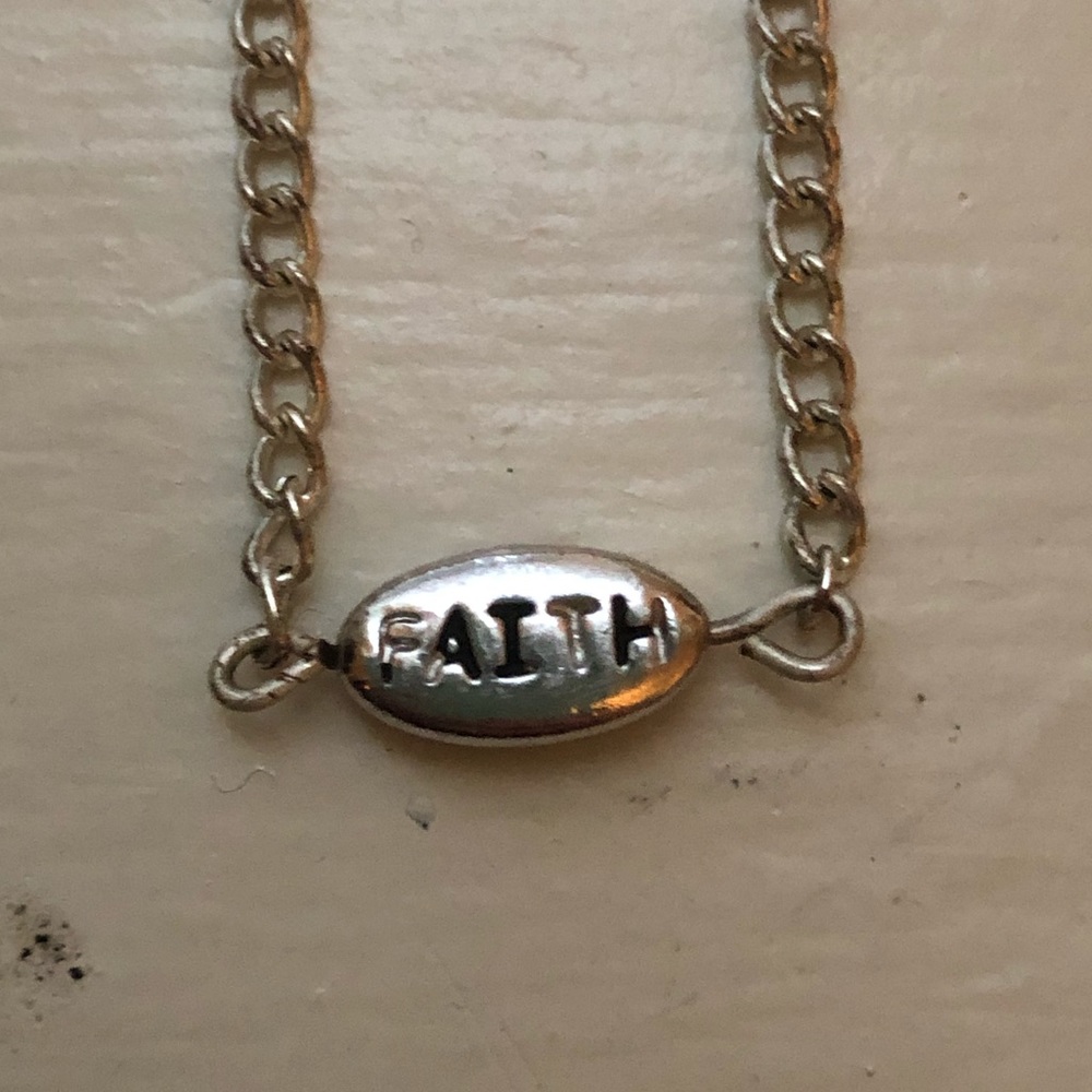 Assorted necklaces - Picture 3 of 7